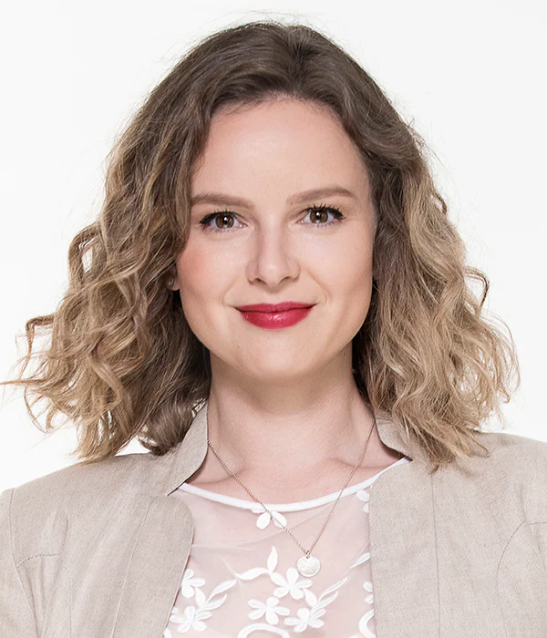 LeonieDaigneaultLeclerc_2019_2058_HR-Cr_LaurenceLabat-siteWeb-600px_1200x1200