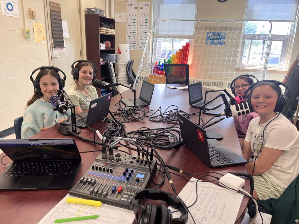 Élèves de l'école élémentaire catholique Sainte-Trinité 5 de 5